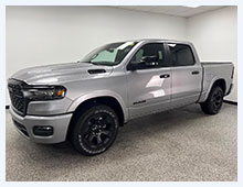 Dodge Ram 1500 Big Horn Night Edition 4x4 2025